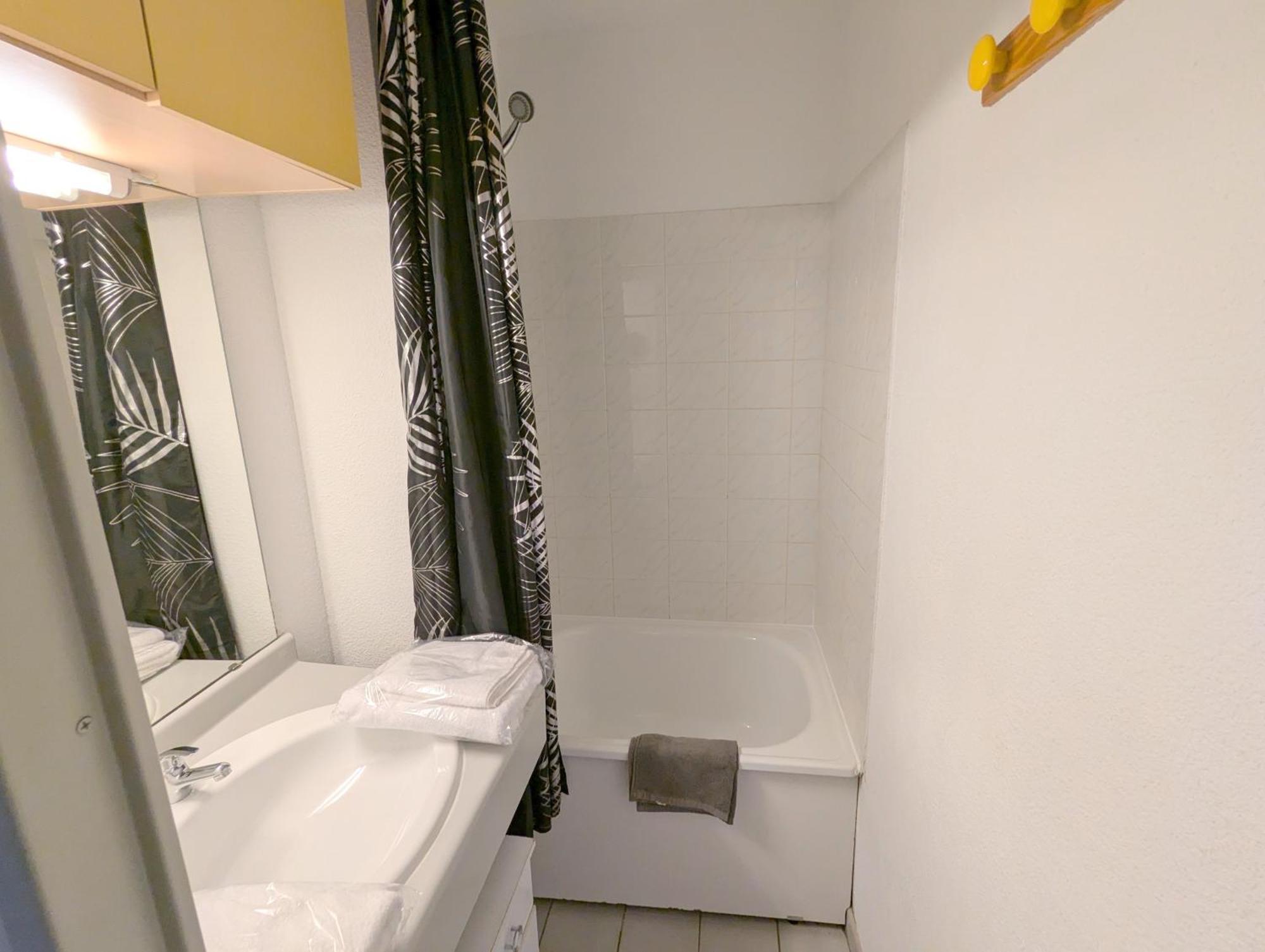 Sol-Y-Days Mathilde, Agreable Appartement En Rez-De-Jardin Avec Parking Et Un Acces Direct A La Plage Le Grau-du-Roi Ngoại thất bức ảnh